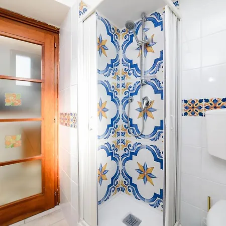 Casa Raffaela Bed and Breakfast Νάπολη